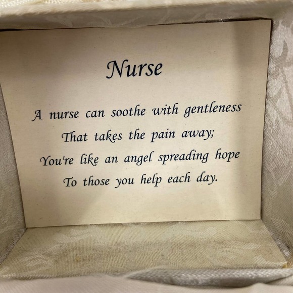 Collectible Glass Miniature Nurse Hat Figurine By About Face Design 2005 - Picture 6 of 11